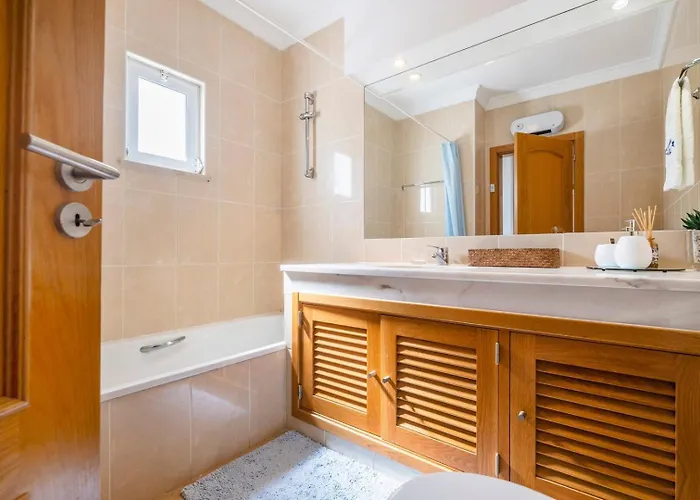 Premium Charming * Αλμπουφέιρα